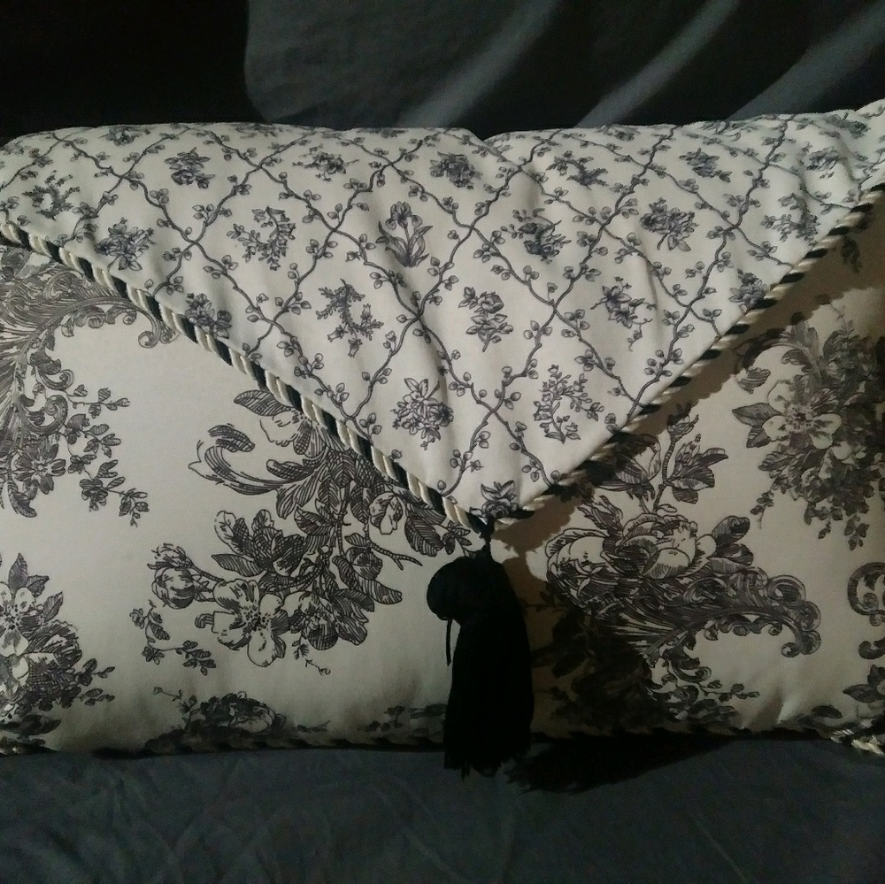 🔥FIRE SALE🔥Bundle ANY 3 for 30% off!!